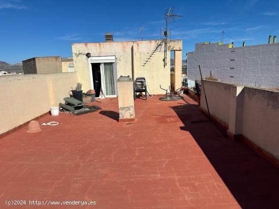 Atico sin ascensor con un ¡a magnifica terraza - ALICANTE