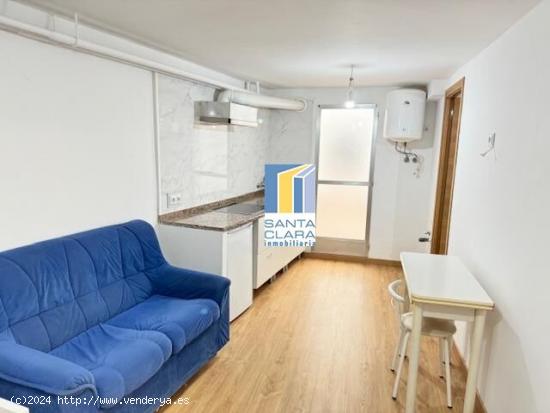  ENTREPLANTA REFORMADA EN VENTA CON DORMITORIO, SALÓN-COCINA, BAÑO Y PATIO EN PUERTA LA FERIA, ZAMO 