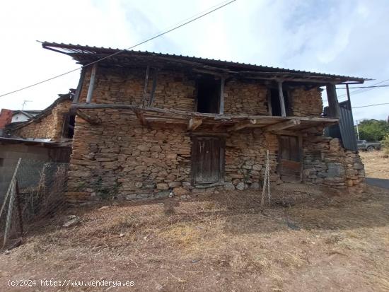 SE VENDE FINCA URBANA CON EDIFICACIONES DE PIEDRA EN OTERO - LEON