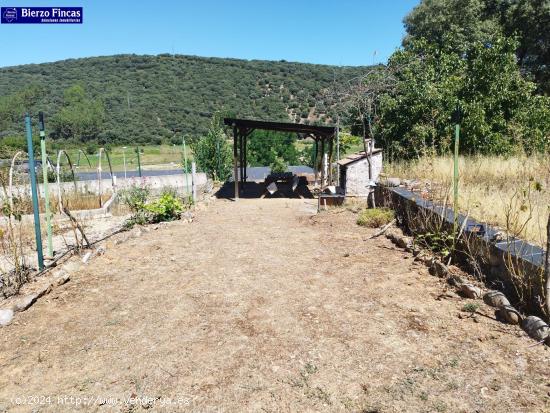 SE VENDE CASA EN CARUCEDO - LEON