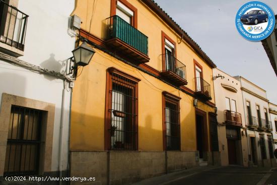 CASA DE VECINOS CON 8 APARTAMENTOS - CADIZ