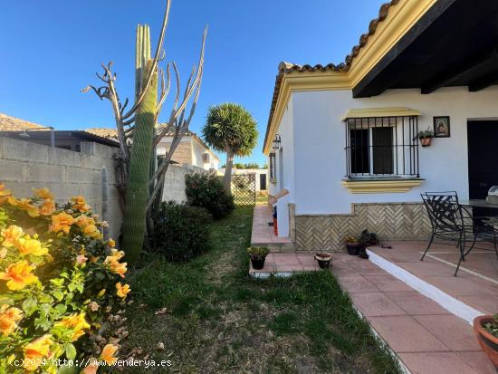 Chalet con piscina en Carboneros - CADIZ