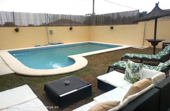 Chalet de 3 dormitorios y piscina en Carboneros - CADIZ