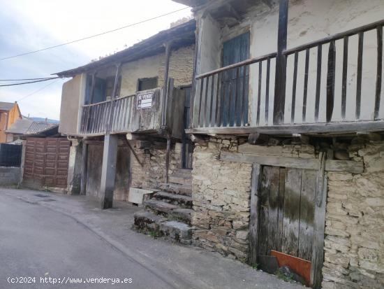 CASA DE PIEDRA CON TERRENO PARA REFORMAR EN TORAL DE LOS VADOS - LEON