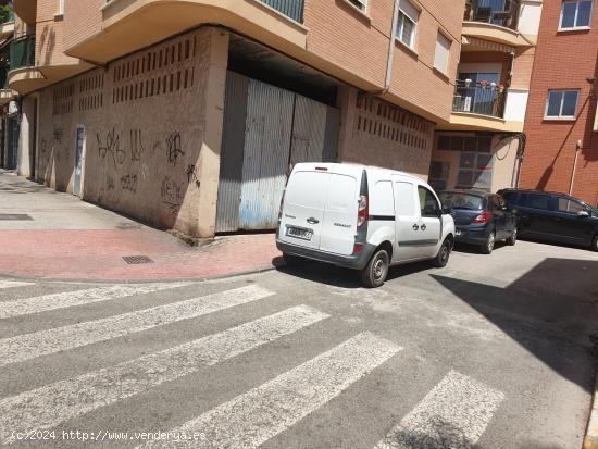  Amplio bajo comercial de 395 m2 en Alcantarilla - MURCIA 