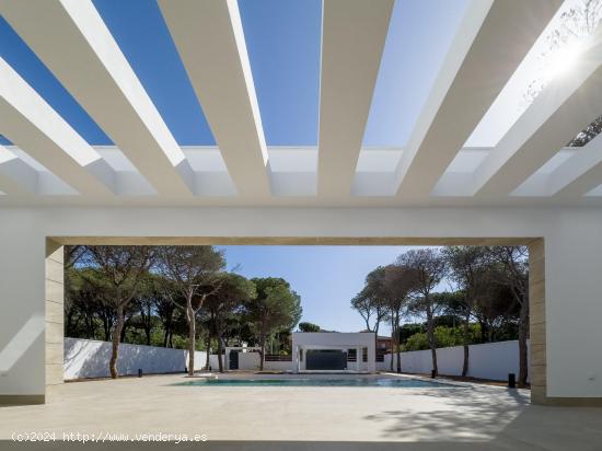 CHALET A ESTRENAR EN PLAYA DE LA BARROSA - CADIZ