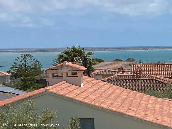 ESTUPENDO XALET EN LA COSTA CON DOS VIVIENDAS - TARRAGONA