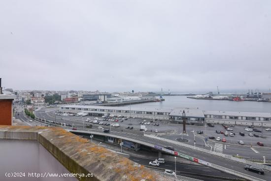 Fantástico piso en esquina en Linares Rivas, con vistas al puerto - A CORUÑA