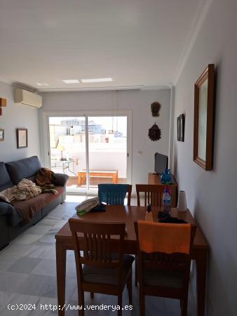 Torreblanca - Apartamento 2 Dormitorios, Garaje, Piscina Comunitaria - MALAGA