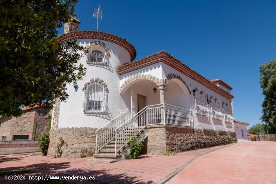 Se vende precioso chalet en Navalcán, Toledo. - TOLEDO