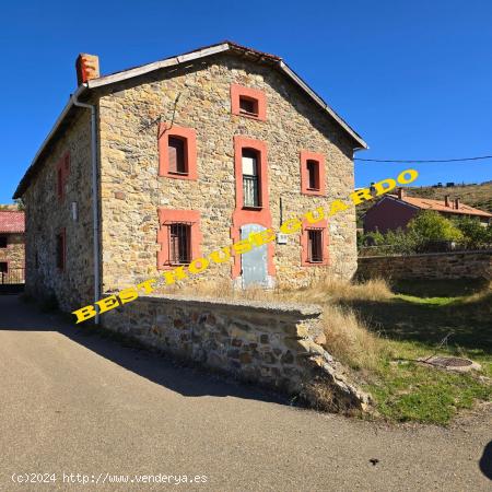 CASA EN VALVERDE DE LA SIERRRA - LEON