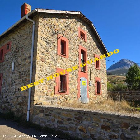 CASA EN VALVERDE DE LA SIERRRA - LEON