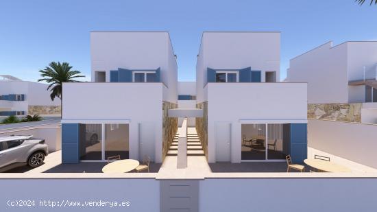 VILLA DE NUEVA CONSTRUCCIÓN CON 3 DORM. EN TORRE DE LA HORADADA - ALICANTE