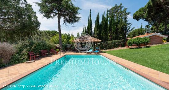 Casa en venta de una sola planta, con piscina y excelentes vistas en Sant Andreu de Llavaneres - BAR