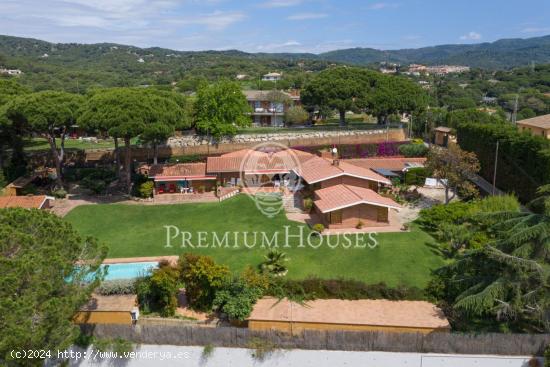 Casa en venta de una sola planta, con piscina y excelentes vistas en Sant Andreu de Llavaneres - BAR