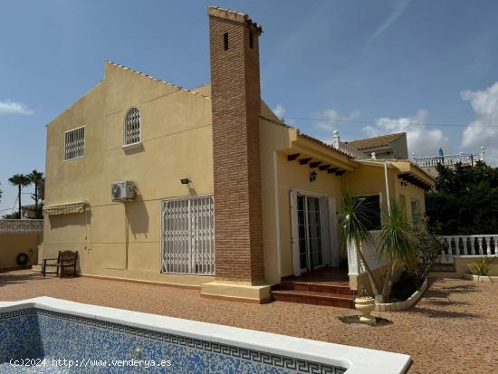  Villa con gran parcela cerca de la playa de Playa Flamenca. - ALICANTE 