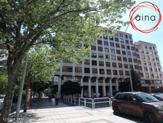 AMPLIA PLAZA DE GARAJE EN PIO XII AL LADO DE CLINICA UNIVERSITARIA - NAVARRA