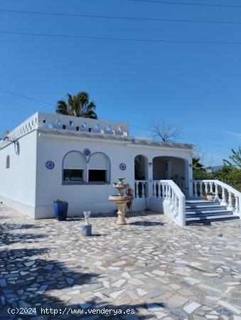 Casa con terreno - VALENCIA