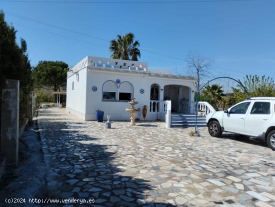 Casa con terreno - VALENCIA