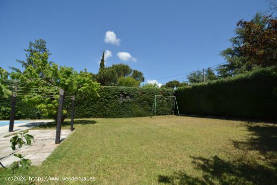 CHALET INDEPENDIENTE CON PARCELA Y PISCINA EN MORALZARZAL - MADRID