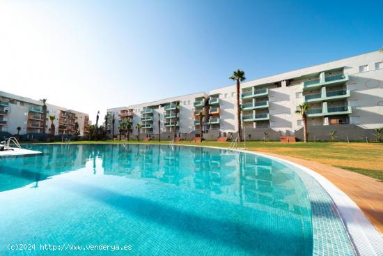  Ático de 2 Habitaciones con Solarium en Residencial Palm Beach Golf, Almerimar. - ALMERIA 