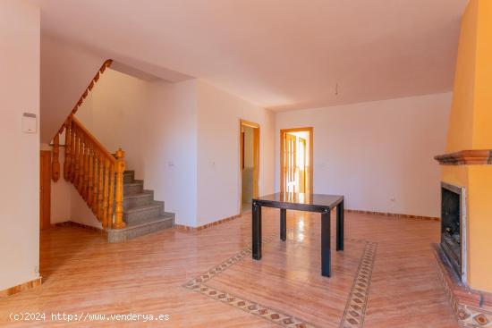 Casa en Castillo de Tajarja - GRANADA