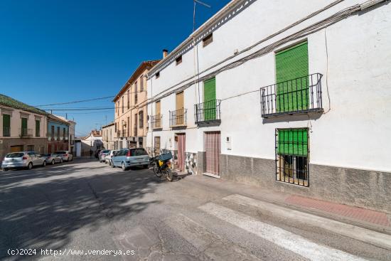 Casa de pueblo en el mismo centro de  Íllora - GRANADA