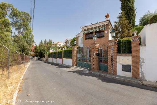 DOS CASAS EN VENTA EN URB. VIÑA DEL REY - GRANADA