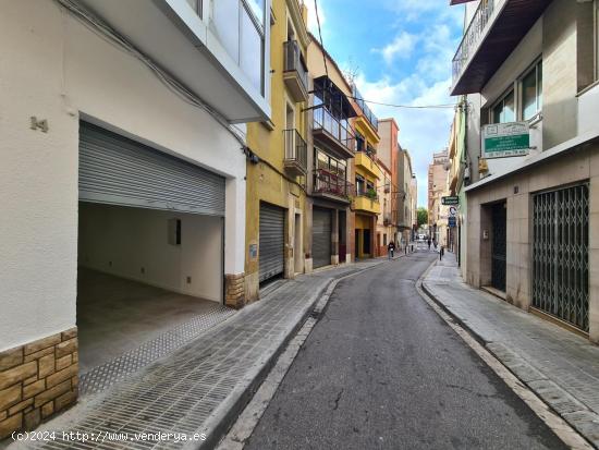  Se ALQUILA local comercial en el Centro - TARRAGONA 