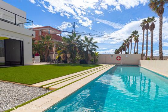 Magnifica villa independiente en San Fulgencio - ALICANTE