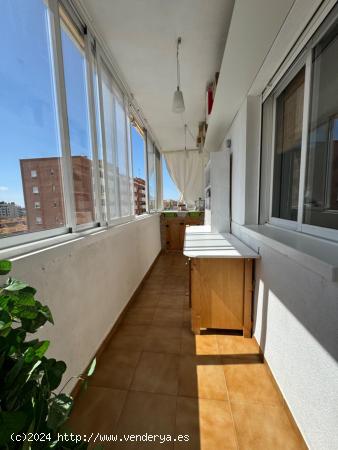 VIVENDA FAMILIAR A LA VENTA DE 4 DORMITORIOS EN ZONA KELME - ALICANTE