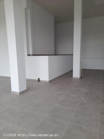 Se vende local diáfano en R 66 con gran escaparate - CACERES