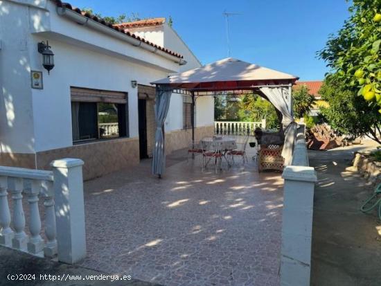 SE VENDE CHALET EN VILAMARXANT - VALENCIA