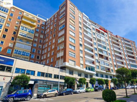 ESPECTACULAR PISO CON TERRAZA Y VISTAS A LA BAHÍA DE SANTANDER - CANTABRIA