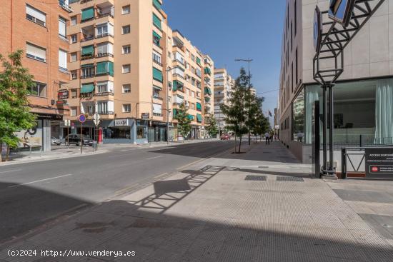 PLAZA DE GARAJE EN ARABIAL, JUNTO A HIPERCOR - GRANADA