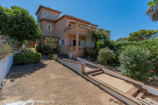 Dos chalets para unificar con vistas al mar en Badía Blava - BALEARES