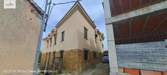 101- Edificio en construcción en La Higuera, Espirdo (Segovia) - SEGOVIA