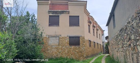 101- Edificio en construcción en La Higuera, Espirdo (Segovia) - SEGOVIA