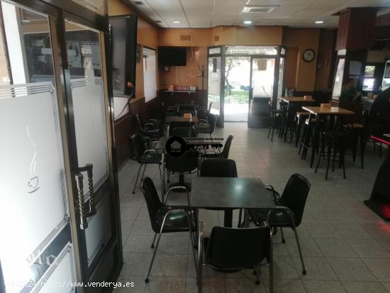 INMOBILIARIA TEJARES VENDE EXCELENTE BAR EN ACTIVIDAD-ZONA HOSPITAL - ALBACETE