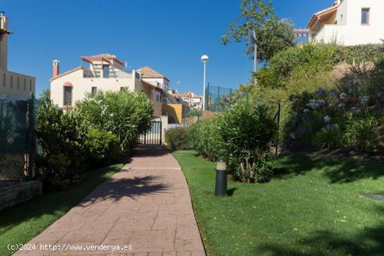 ADOSADO EN ALQUILER TEMPORAL EN URB. LAS LOMAS DE ESURI - TEMPORADA DE SEPTIEMBRE A JUNIO - HUELVA