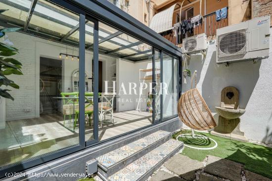 Piso con 2hab dobles, 2 banos y terraza de 40m2 en Eixample - BARCELONA