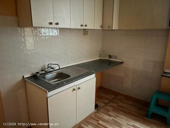 PLANTA BAJA CON 2 HABITACIONES Y COCINA. IDEAL COMO LOCAL COMERCIAL O VIVIENDA - ALBACETE