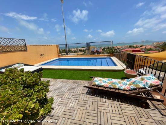 Precioso chalet con vistas al mar desde su terraza acristalada - MURCIA