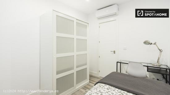 Habitación moderna en apartamento de 5 dormitorios, Retiro - MADRID