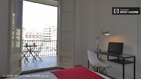 Habitación luminosa en alquiler en el apartamento de 6 dormitorios en L'Esquerra de l'Eixample - BA