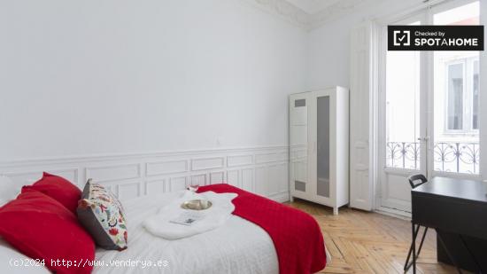 Habitación acogedora con llave independiente en el apartamento compartido, Puerta del Sol - MADRID