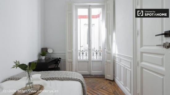 Habitación acogedora con llave independiente en el apartamento compartido, Puerta del Sol - MADRID