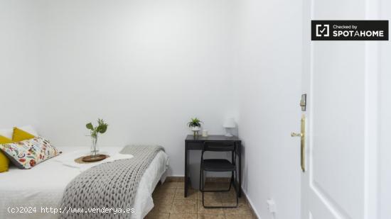 Relajante habitación con calefacción en apartamento de 11 habitaciones, Puerta del Sol - MADRID