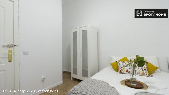 Relajante habitación con calefacción en apartamento de 11 habitaciones, Puerta del Sol - MADRID