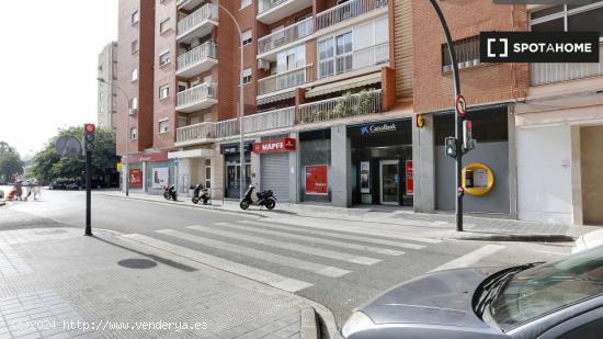 Habitación en piso compartido en valencia. - VALENCIA